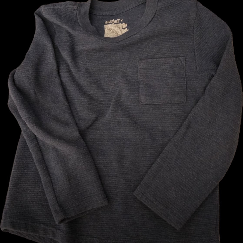 5T 2 small boy cat & Jack shirts One Long Sleeve And One Short Sleeve